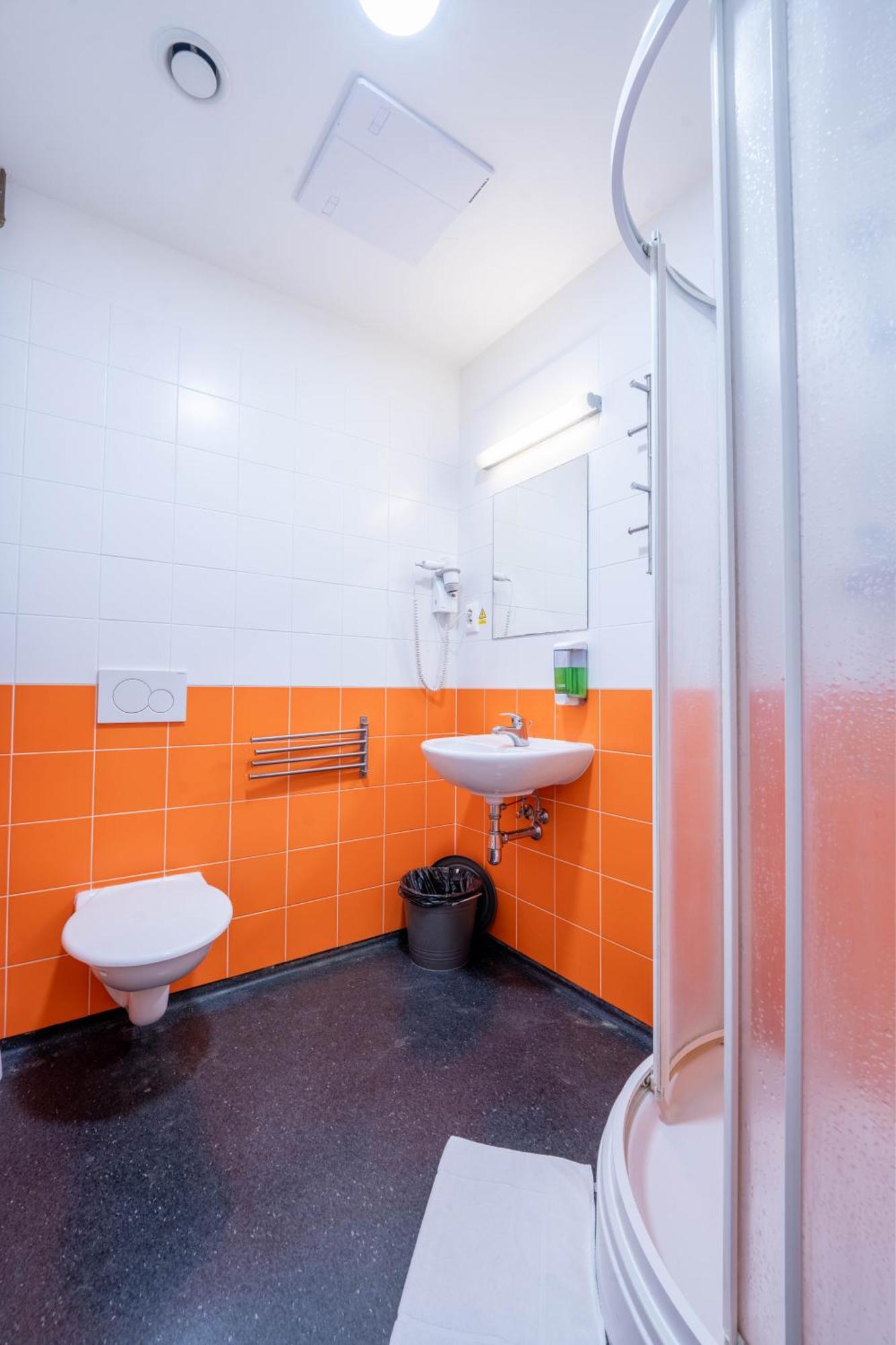 Habitación Individual con baño privado